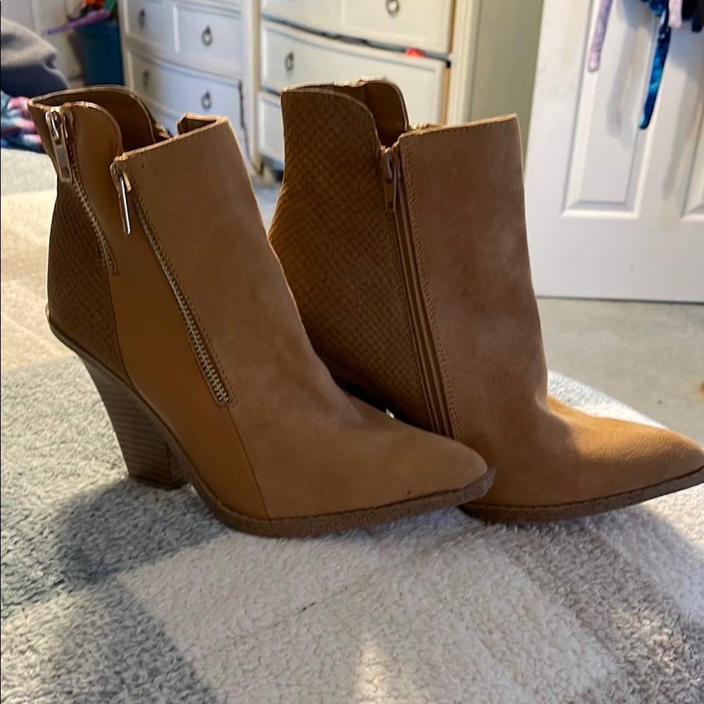 Women's Tan Ankle Boots